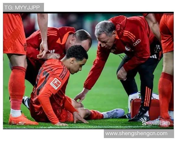 足球明星遭遇飞铲意外受伤赛季前景堪忧球迷心痛不已 足球明星遭遇飞铲意外受伤赛季前景堪忧球迷心痛不已