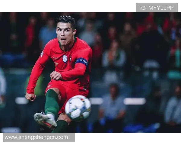 足球巨星同框瞬间揭秘他们背后的友谊与竞争故事