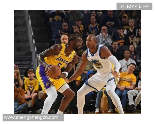 2018年季前赛湖人队与国王队精彩对决回顾与分析 2018年季前赛湖人队与国王队精彩对决回顾与分析